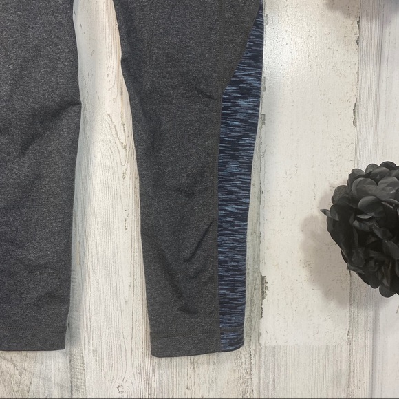 Athleta Splits Revelation Capri XS - Picture 3 of 10